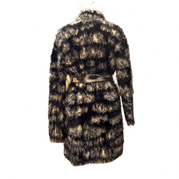 BCBG MAX AZARIA “Catherine” faux fur coat, size XS - Picture 4 of 13